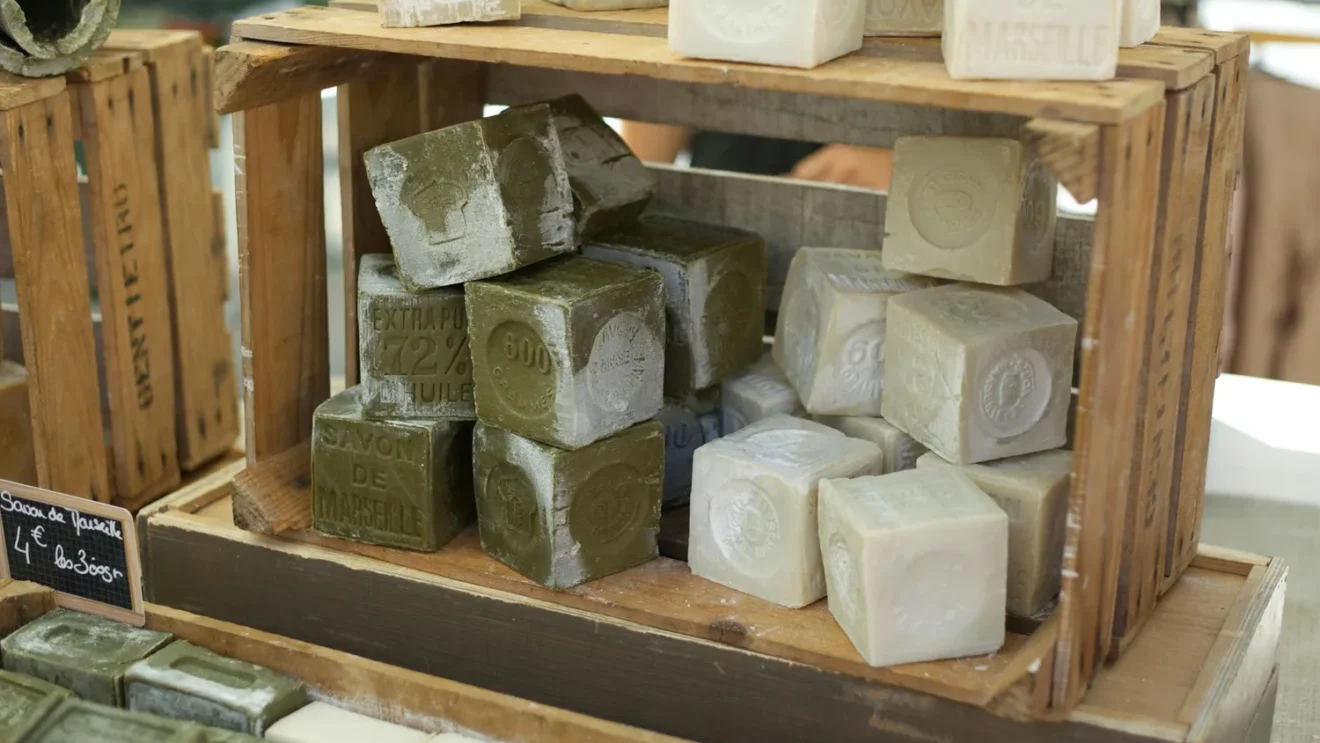 Savon noir pour lessive : guide complet et conseils pratiques